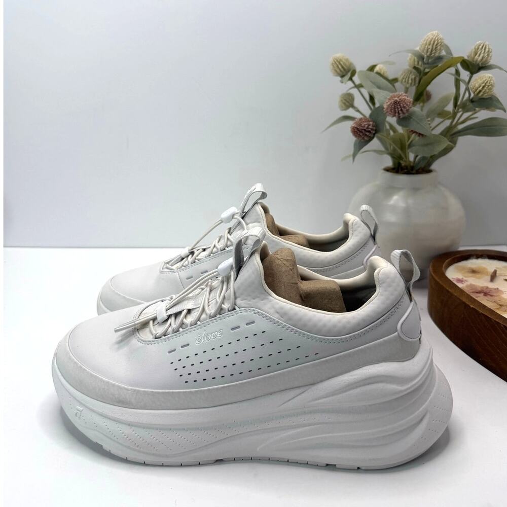 Clove Forte 2 Nursing Sneaker Healthcare Brilliant White Women 8.5 light wear